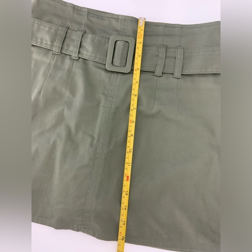Y2K Buckle Mini Skort Women’s 4 Army Green - Picture 11 of 15